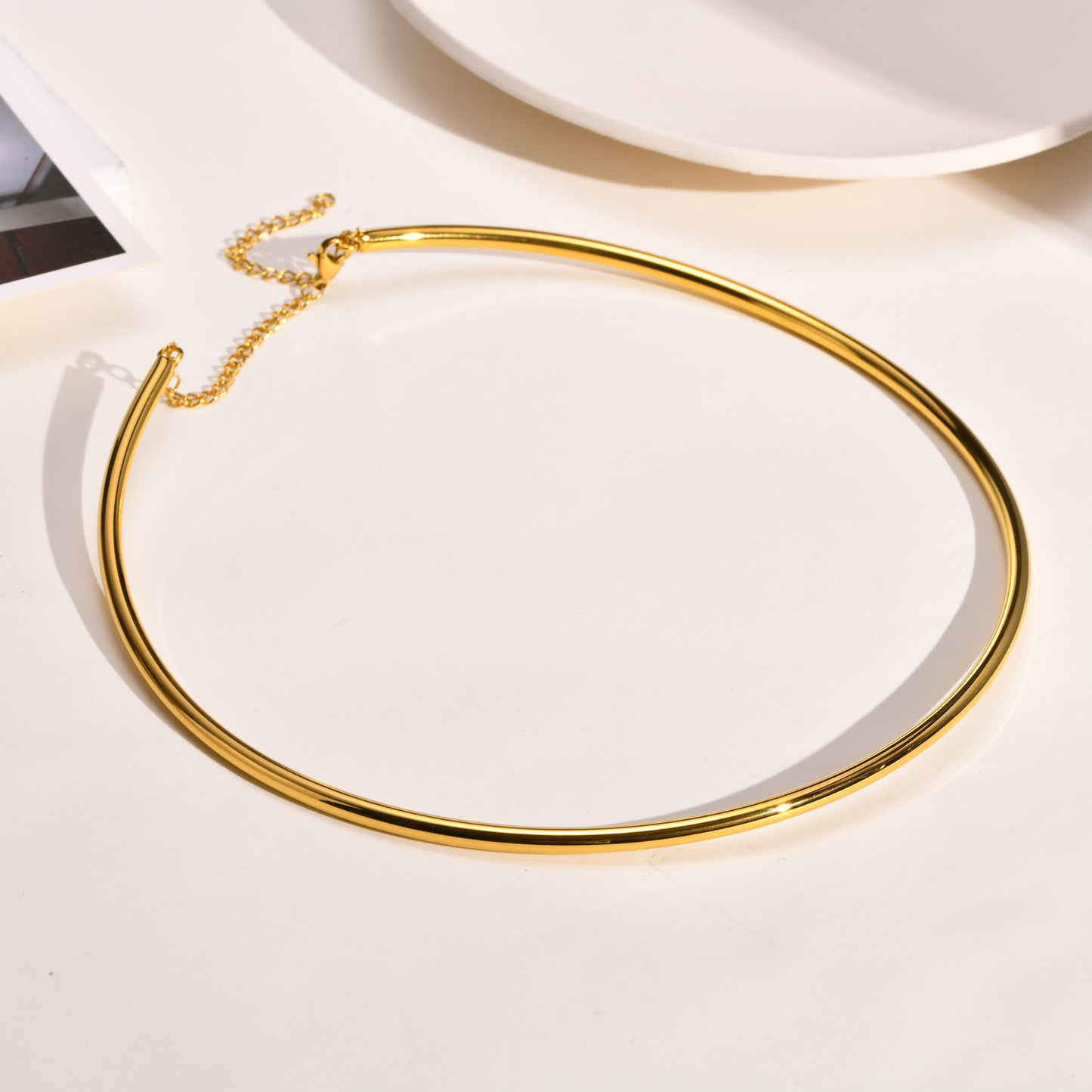 Lunar 18K Gold-Plated Collar – Moonlit Elegance