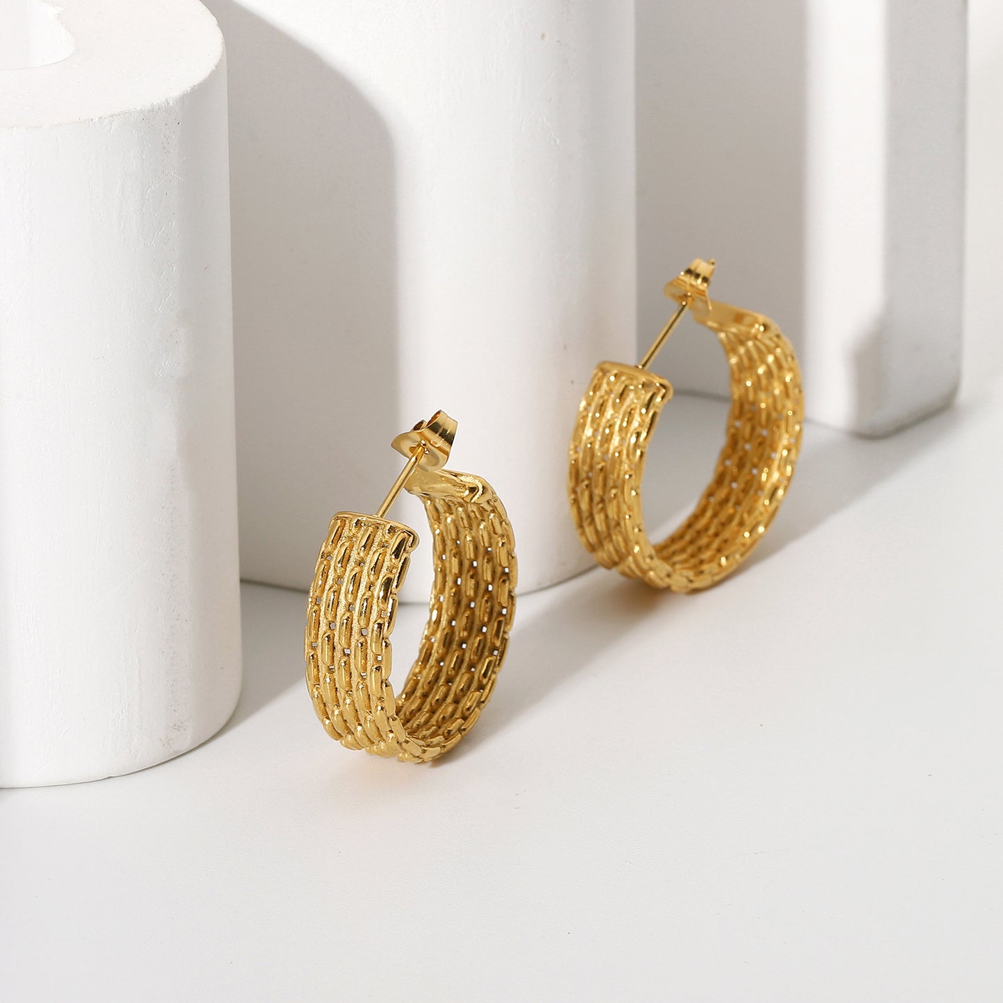 Tressé Hoops – 18K Gold-Plated Elegance