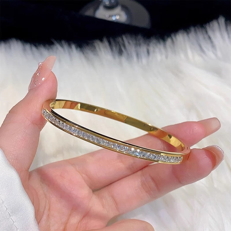 Glow 18K Gold-Plated Bracelet – Subtle Radiance