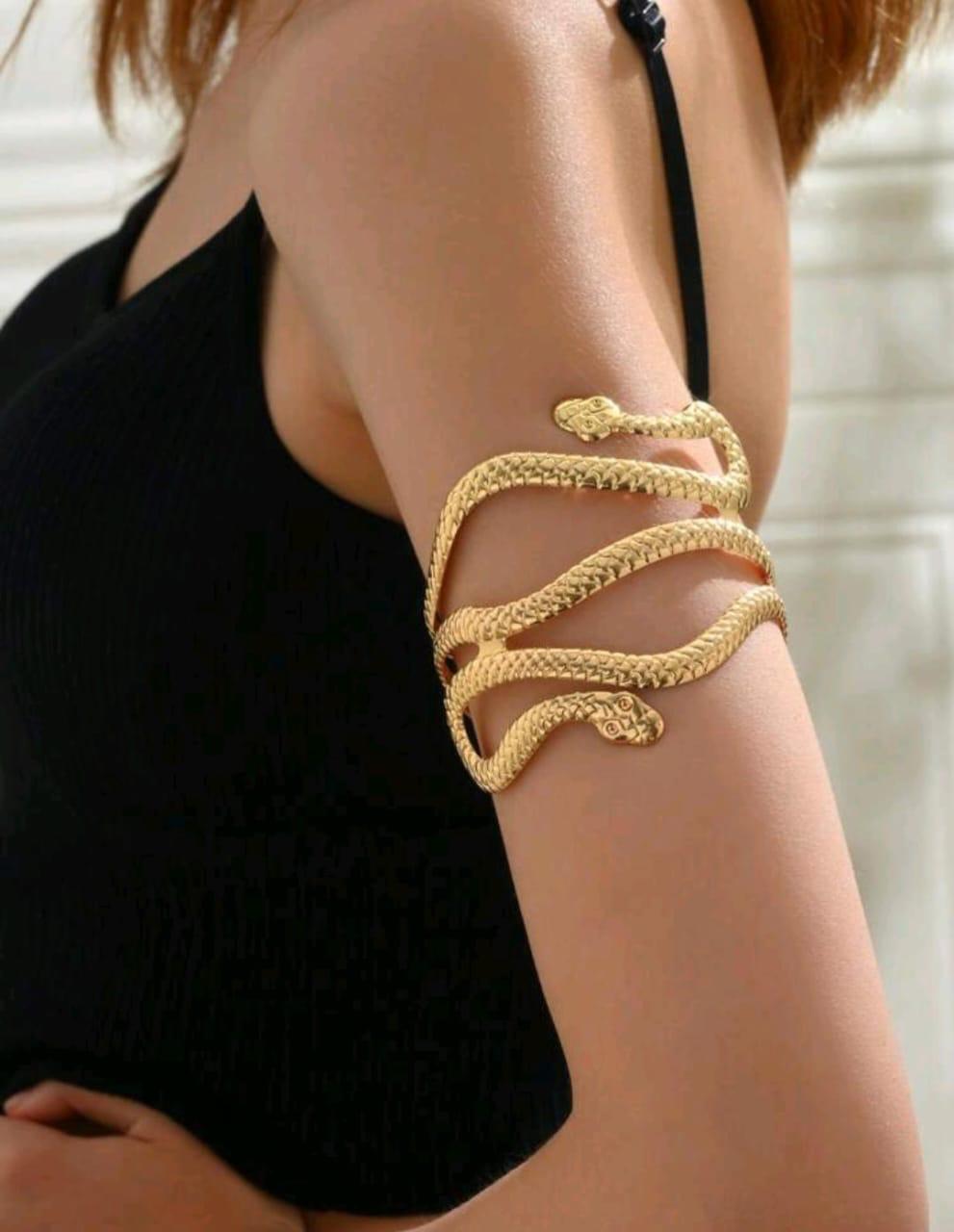 Serpentine Grace 18K Gold-Plated Cuff – Sculpted Elegance