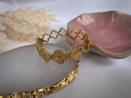 Blossom Lace 18K Gold-Plated Bangle – Floral Filigree