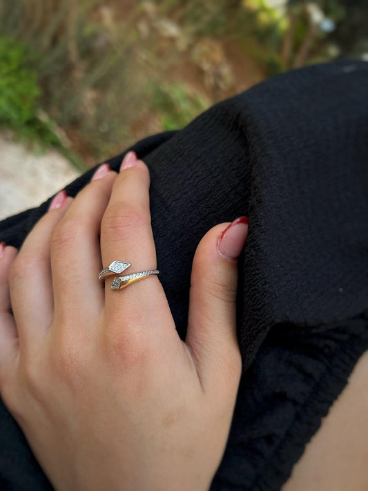 Crystal Crest 18K Gold-Plated Ring – Regal Edge