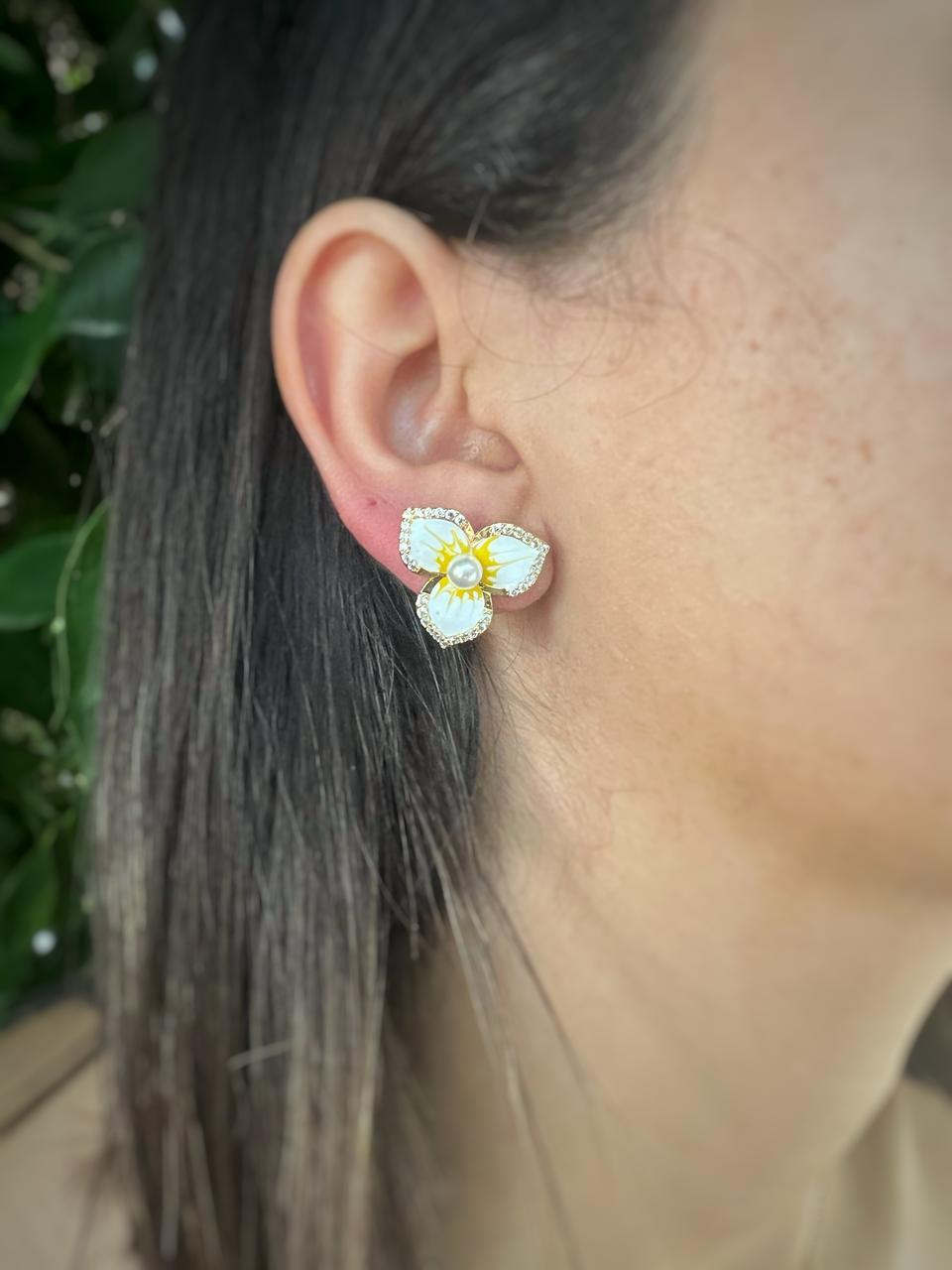 Daisy 18K Gold-Plated Stud Earrings – Sunshine Glow